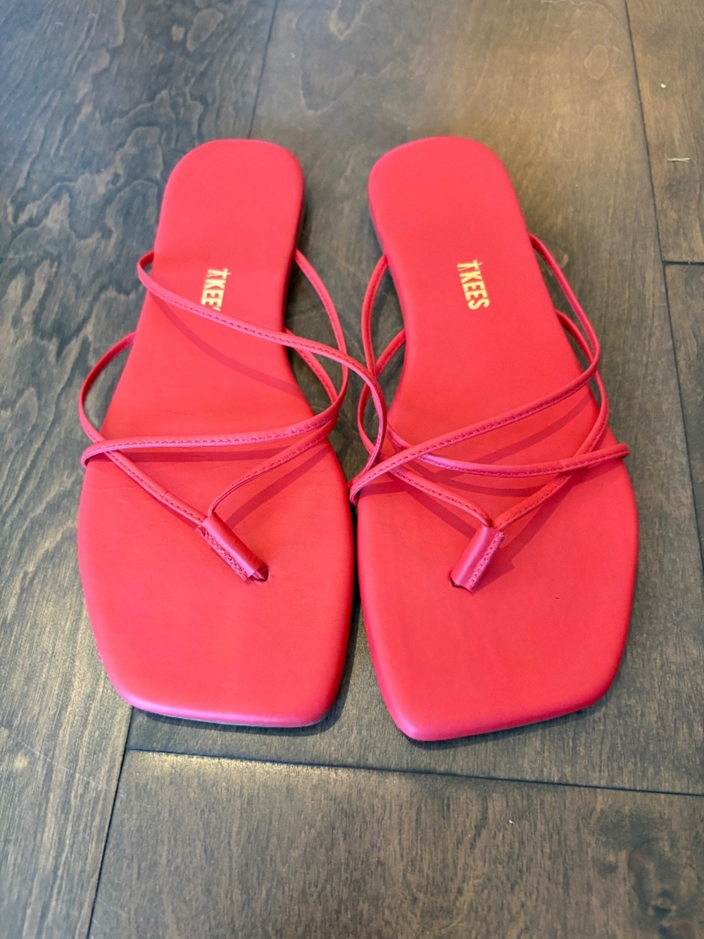 TKEES red flat sandal